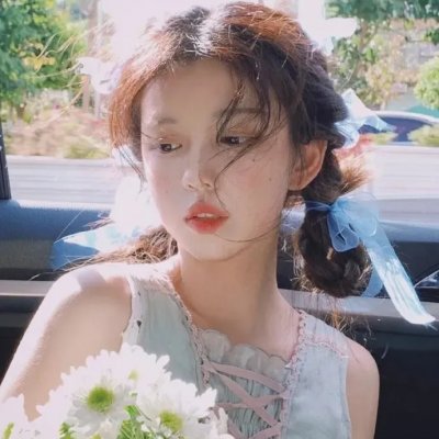 高达自画像海报